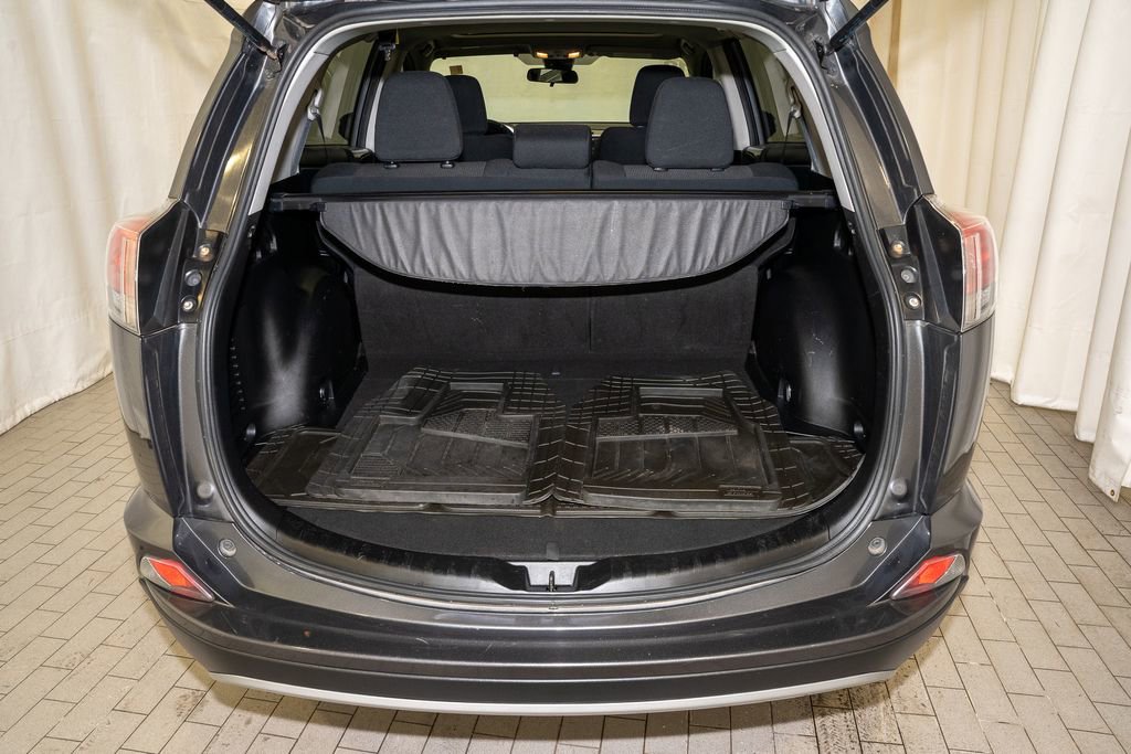 Used 2018 Toyota RAV4 XLE image 5