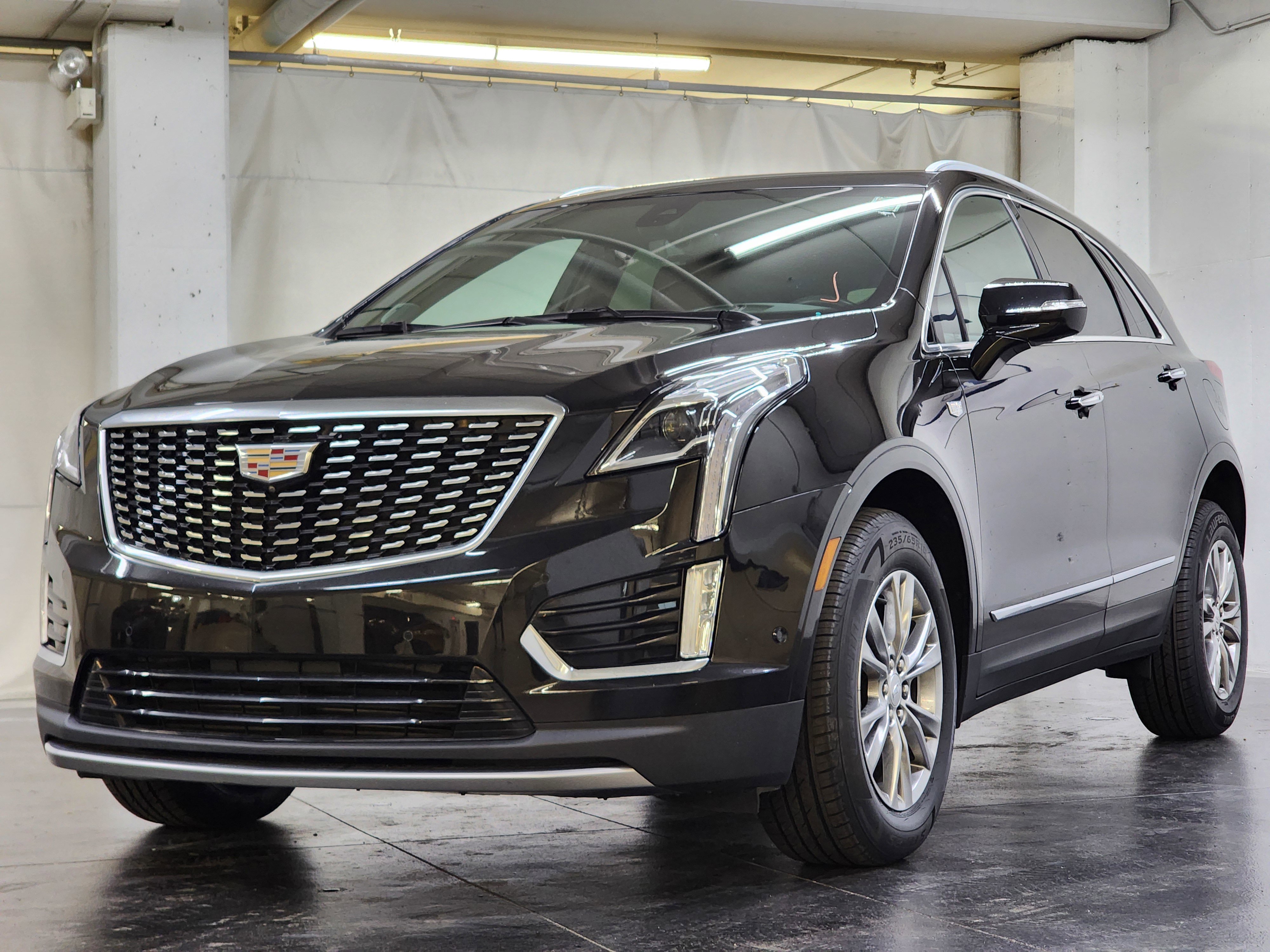 Used 2022 Cadillac XT5 Premium Luxury w/ Technology Package image 11