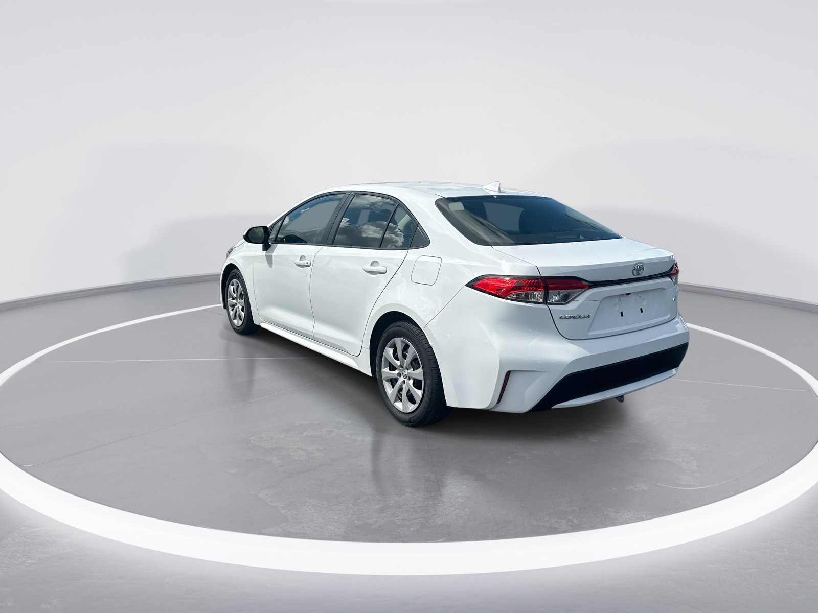 Used 2022 Toyota Corolla LE FWD image 7