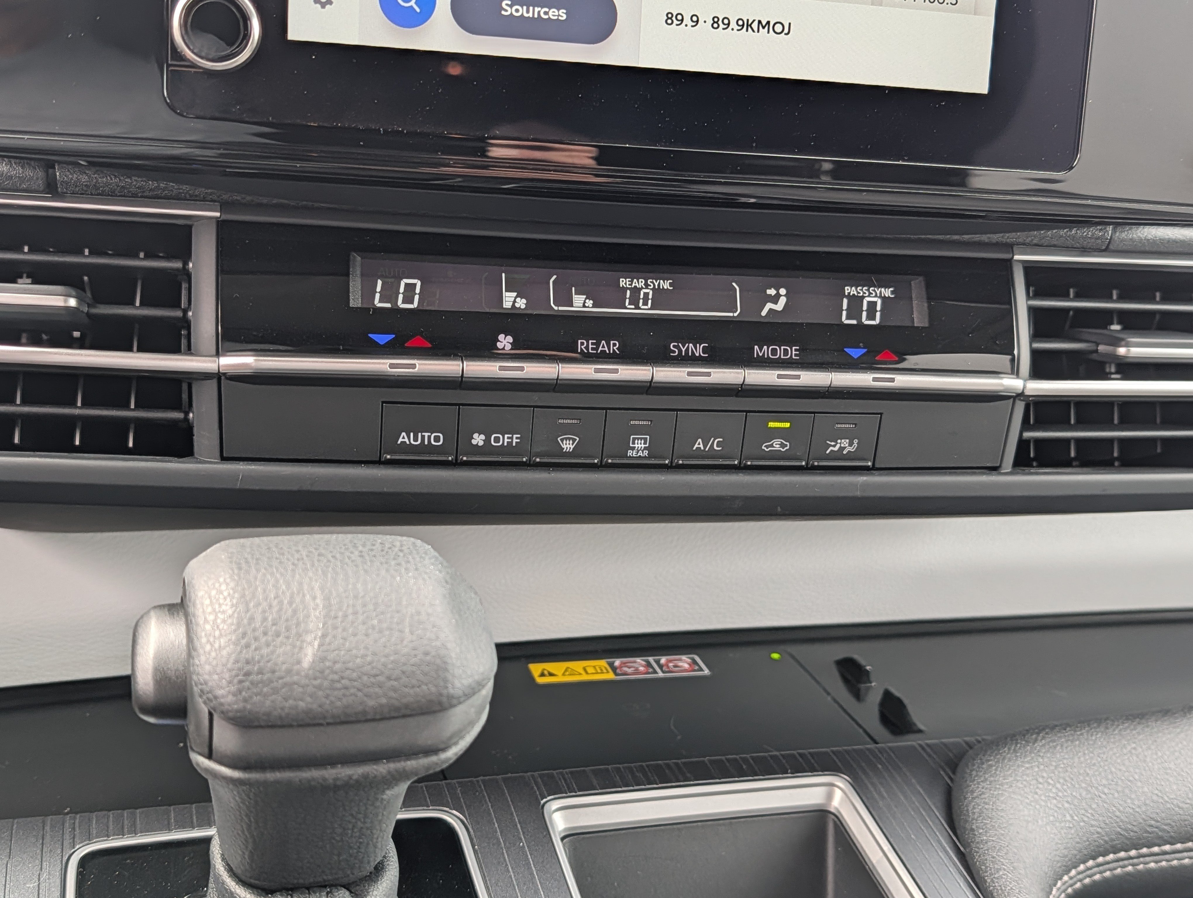 Certified 2026 Toyota Sienna LE FWD image 23