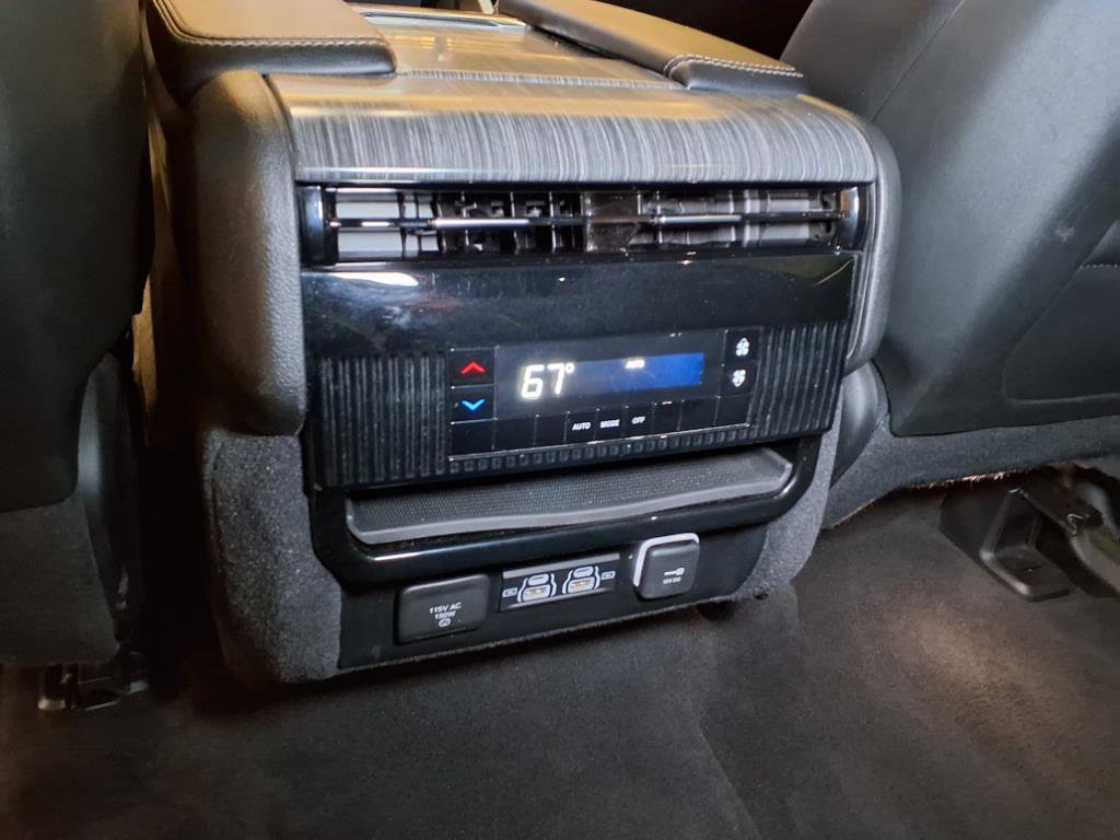 Used 2024 Jeep Wagoneer Series II w/ Flexible Seating Group image 15