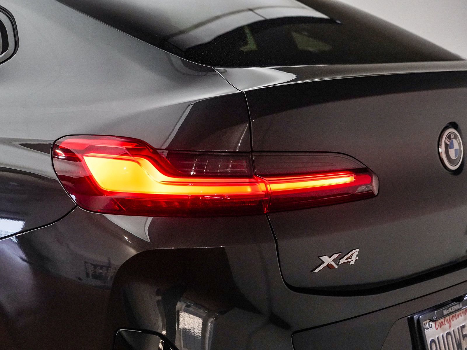 Used 2025 BMW X4 xDrive30i image 12