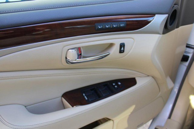 Used 2015 Lexus LS 460 w/ Comfort Package image 23