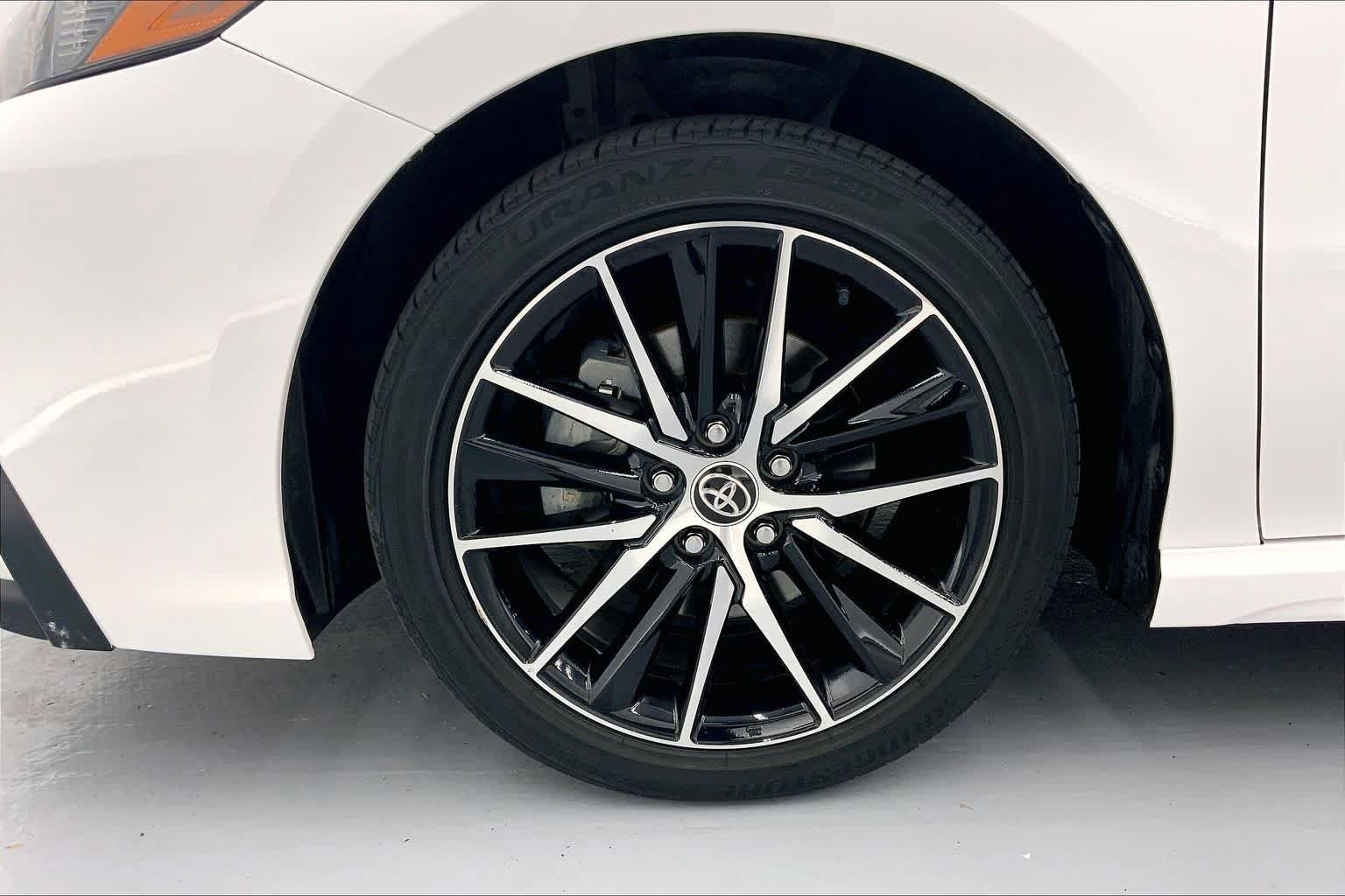 Used 2022 Toyota Camry SE FWD image 8