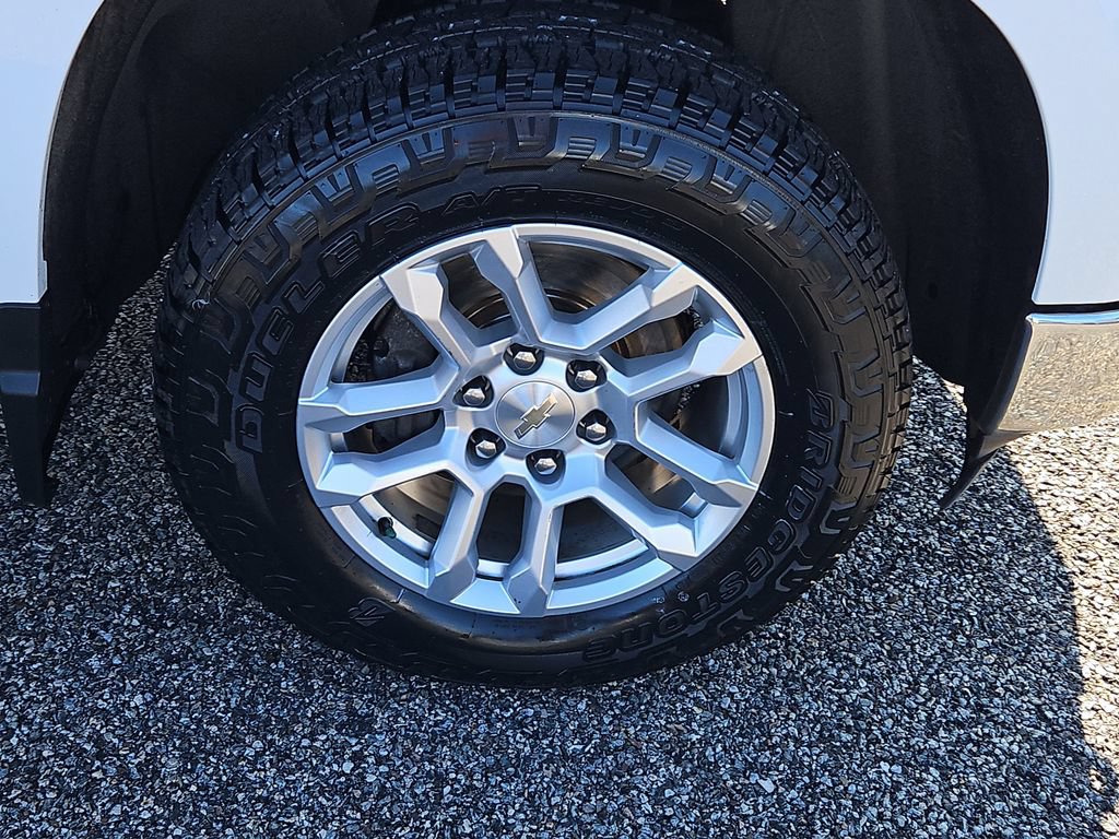 Used 2023 Chevrolet Silverado 1500 LT AWD/4WD image 10