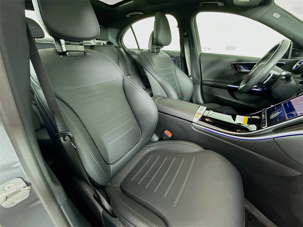 Used 2025 Mercedes-Benz C 300 4MATIC Sedan image 30