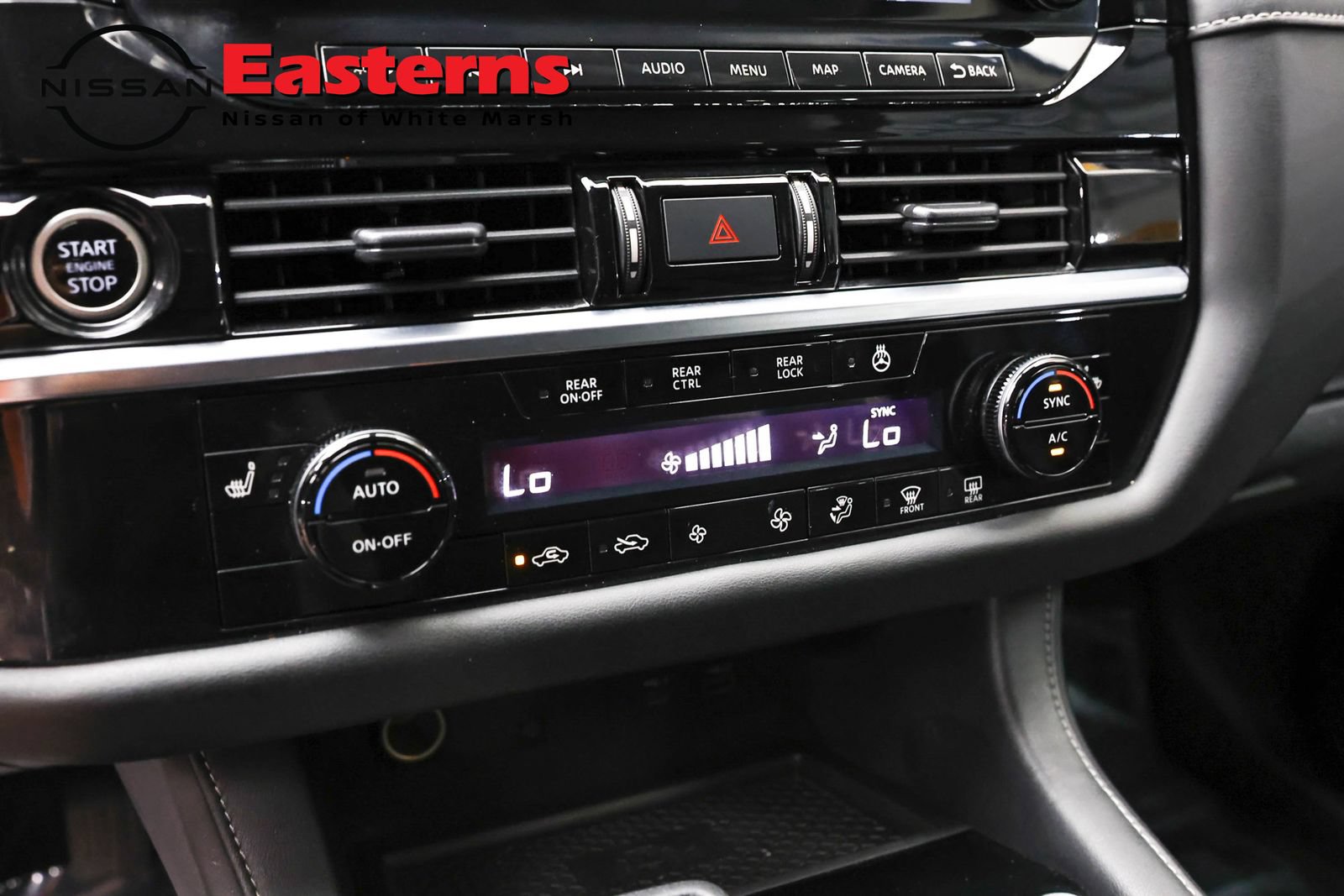 Used 2023 Nissan Pathfinder SL AWD/4WD image 19