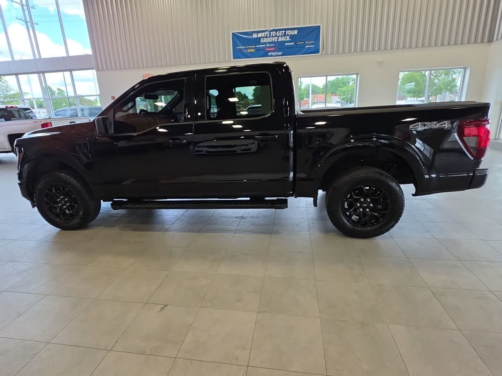 Used 2024 Ford F150 XLT w/ XLT Black Appearance Package AWD/4WD image 12