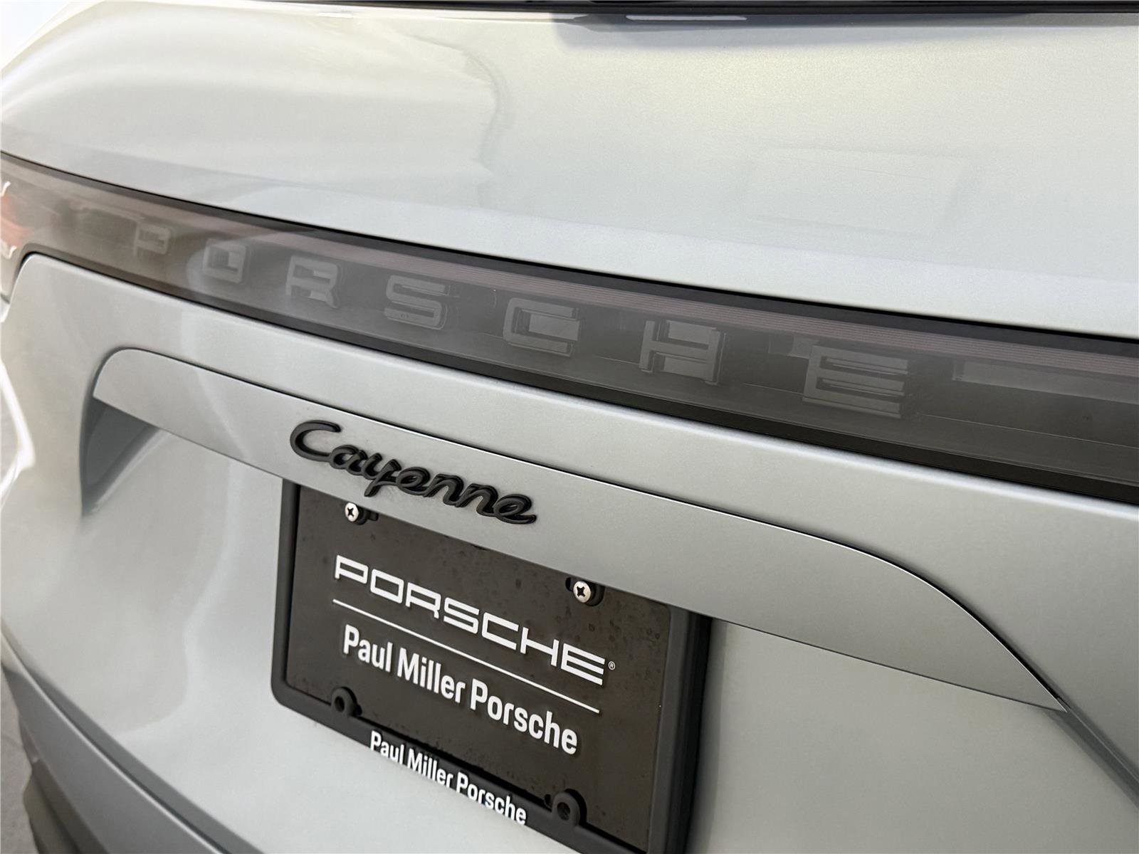 Certified 2022 Porsche Cayenne E-Hybrid image 25