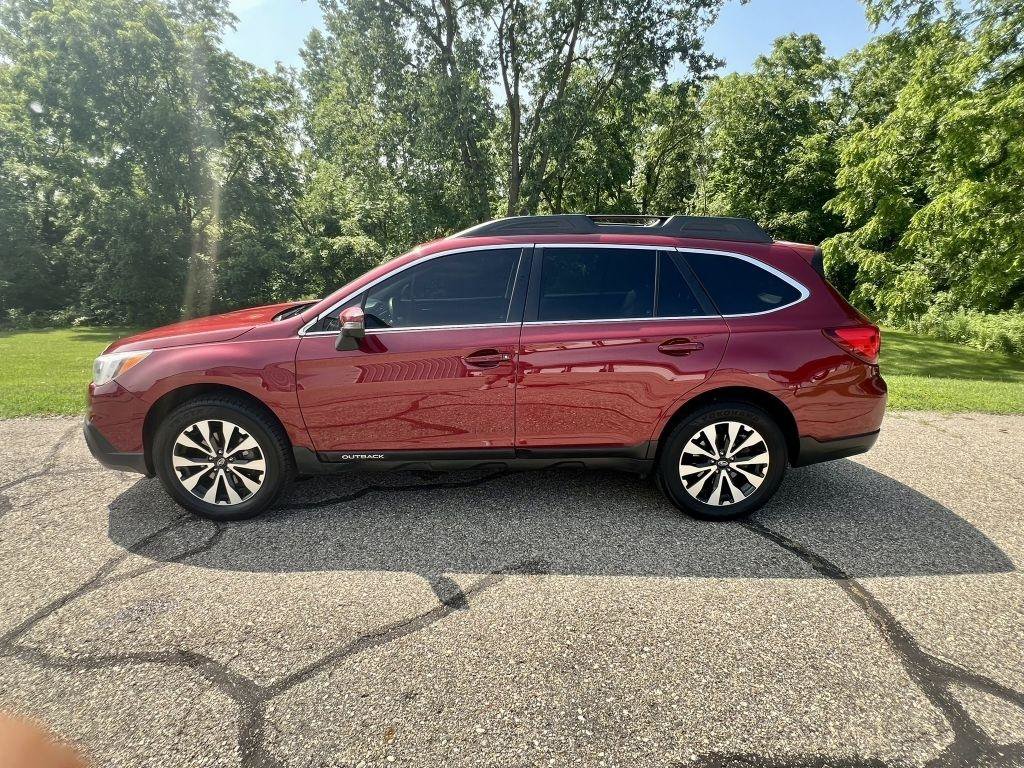 Used 2017 Subaru Outback 3.6R Limited AWD/4WD image 6