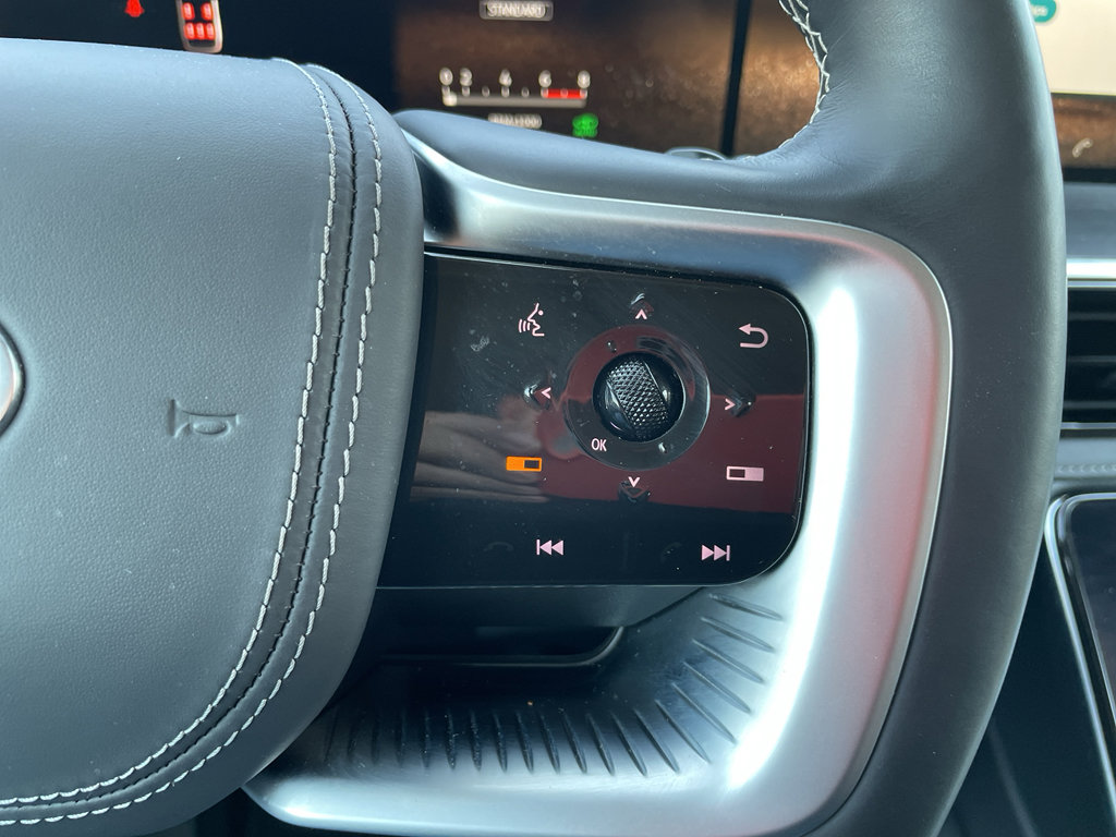 Used 2025 INFINITI QX80 Sensory image 15