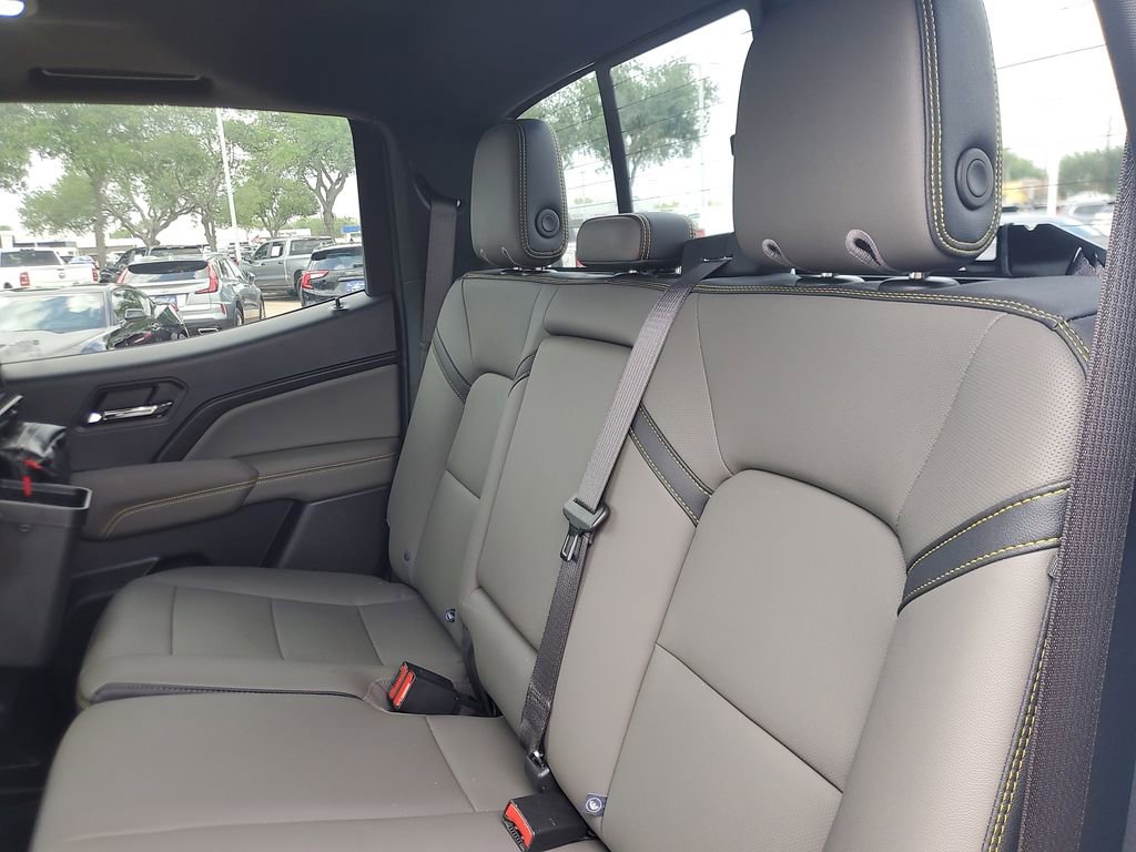 Used 2024 Chevrolet Colorado ZR2 w/ ZR2 Convenience Package III image 9