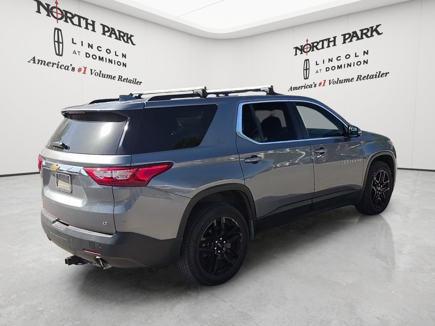 Used 2019 Chevrolet Traverse LT FWD image 5