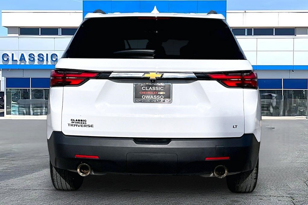 Used 2023 Chevrolet Traverse LT FWD image 4