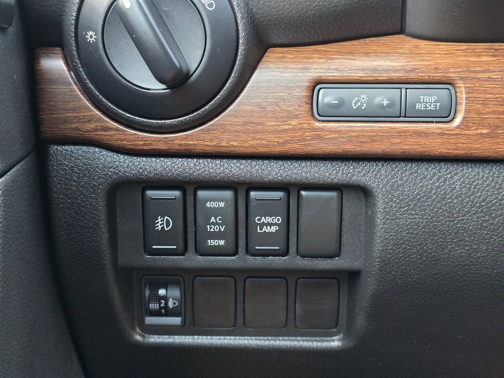 Used 2016 Nissan Titan Platinum Reserve image 33