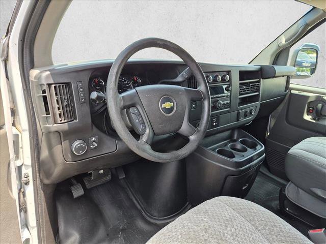 Used 2015 Chevrolet Express 2500 RWD image 10