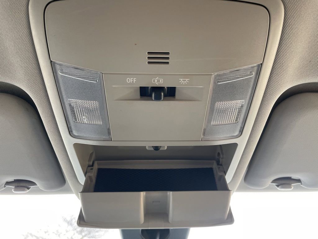 Used 2018 Toyota RAV4 LE w/ All Weather Liner Package AWD/4WD image 18