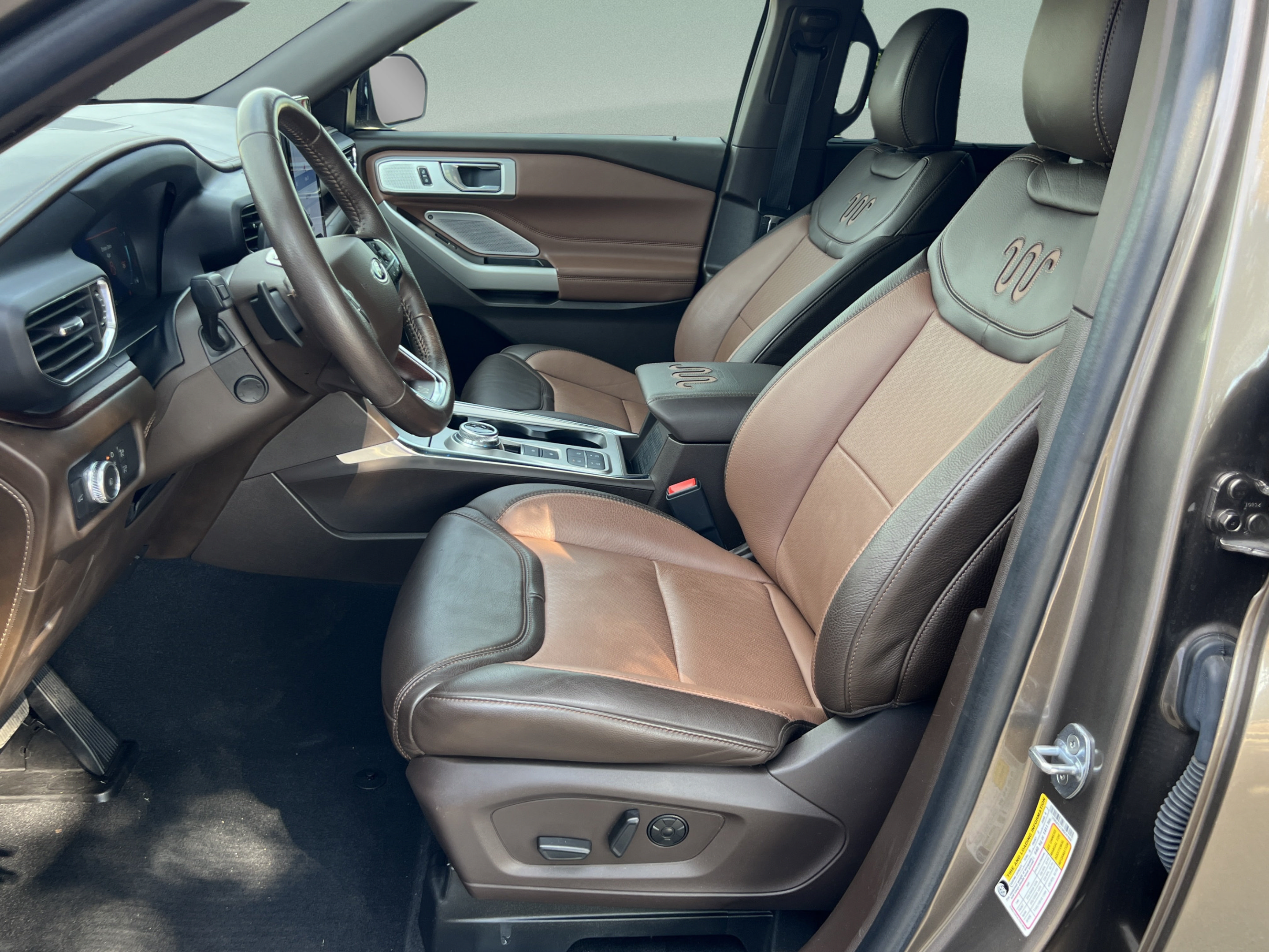 Used 2021 Ford Explorer King Ranch w/ Premium Technology Package RWD image 9