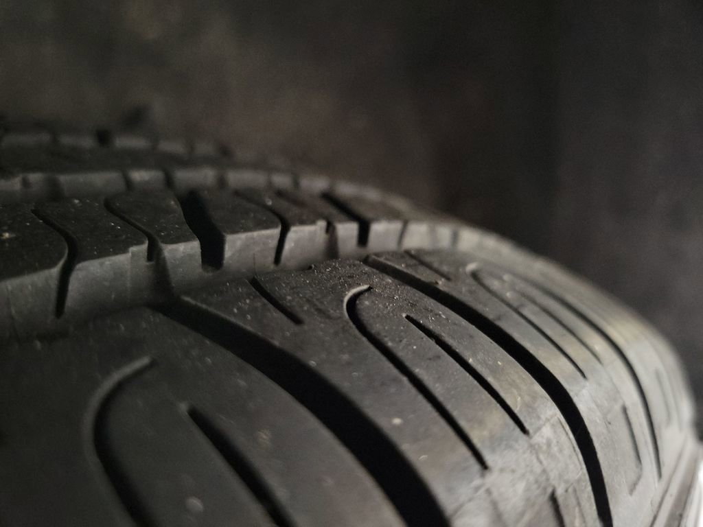 Used 2018 Toyota Camry LE image 11