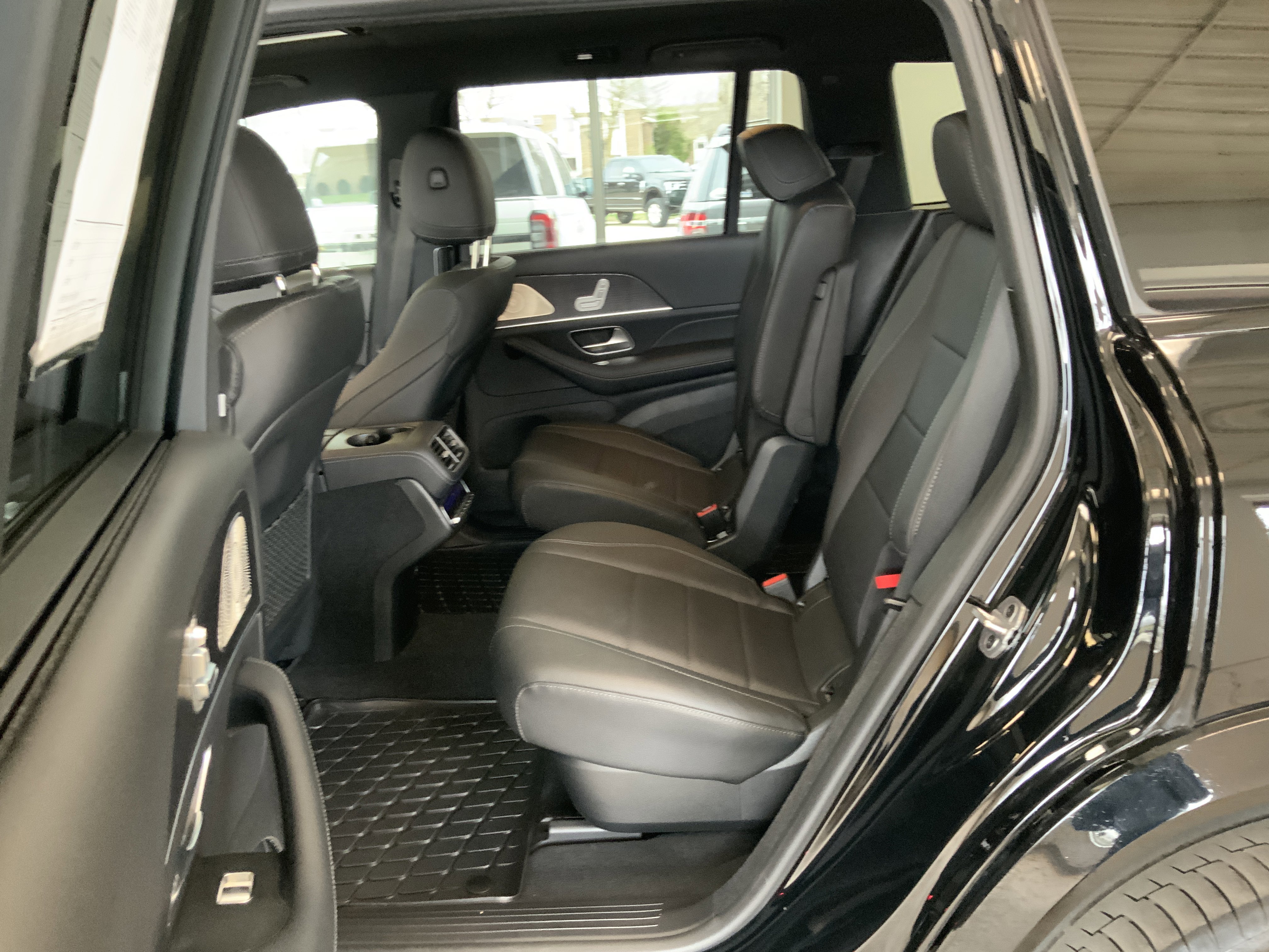 Used 2022 Mercedes-Benz GLS 450 4MATIC image 28