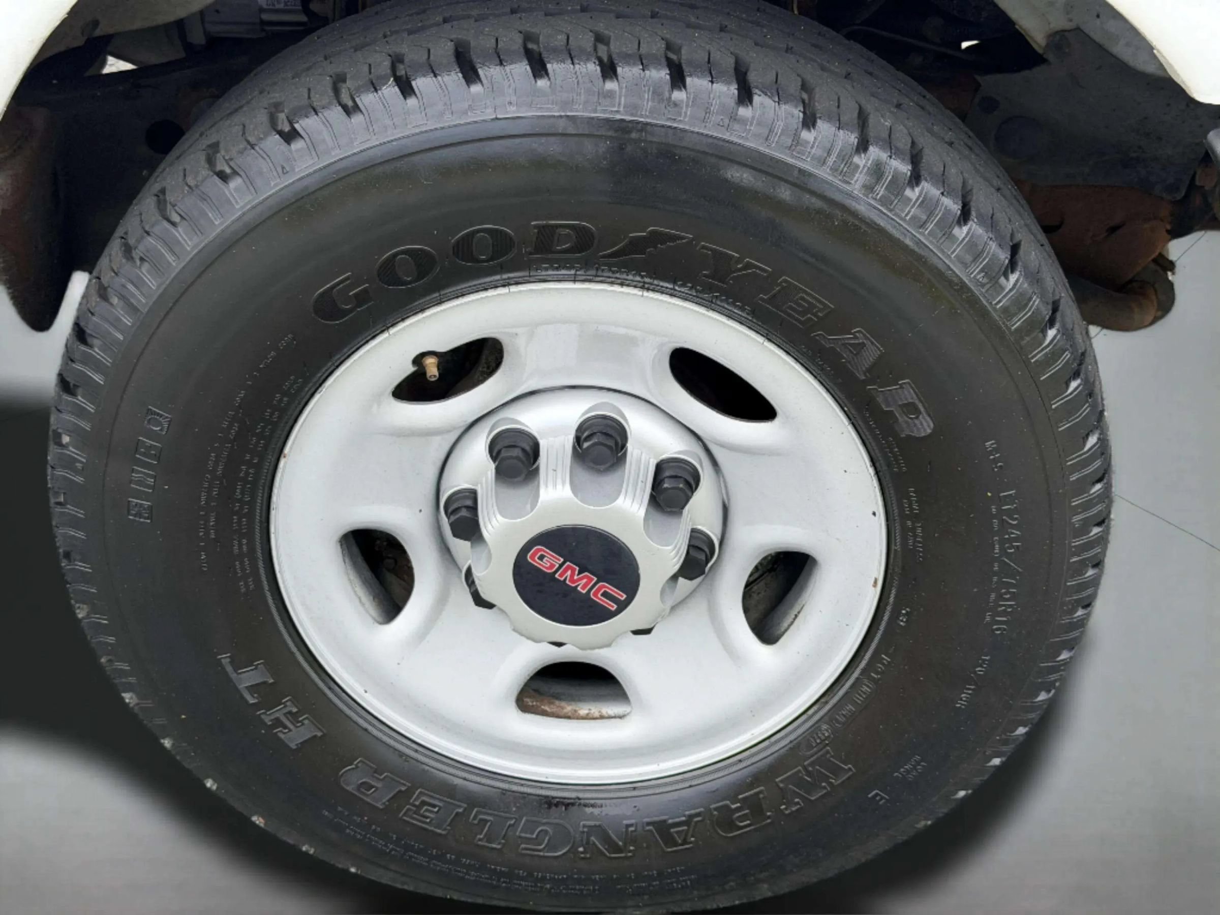 Used 2015 GMC Savana 3500 RWD image 27