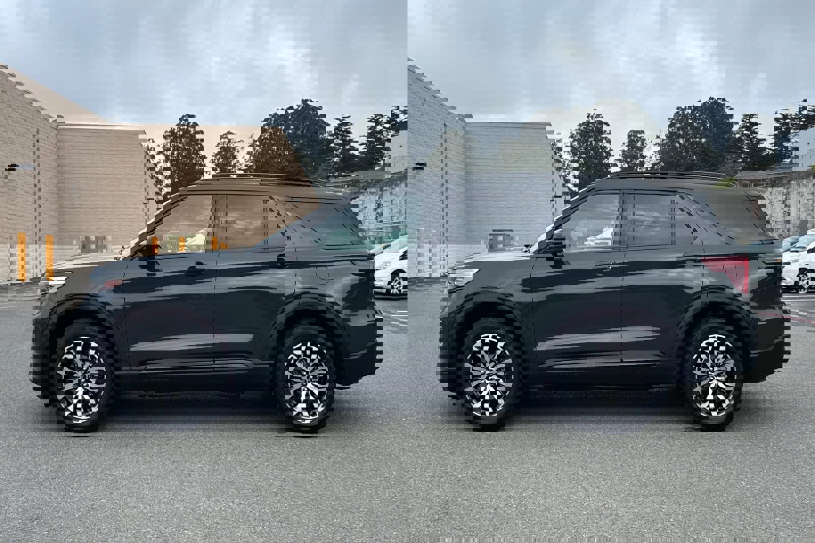 Certified 2022 Ford Explorer ST image 7