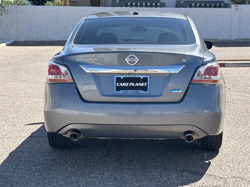Used 2014 Nissan Altima 2.5 S w/ Display Audio Package FWD image 5