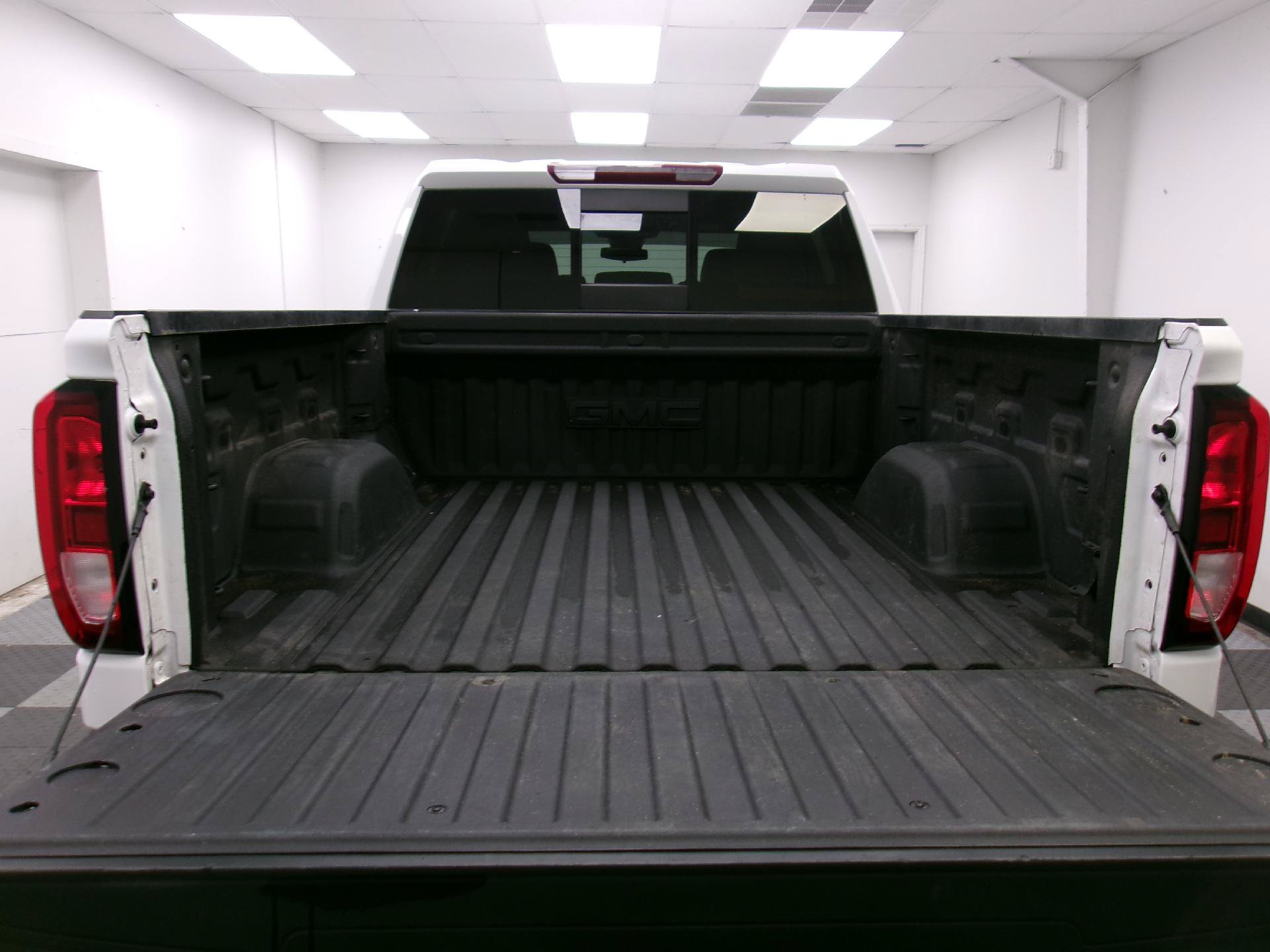 Used 2023 GMC Sierra 1500 Elevation w/ Preferred Package AWD/4WD image 11