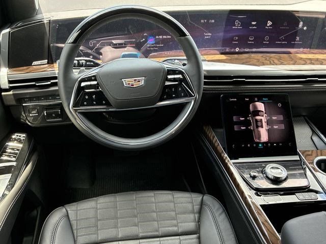 New 2026 Cadillac Escalade ESV Platinum Sport w/ LPO, ONYX Package AWD/4WD image 10