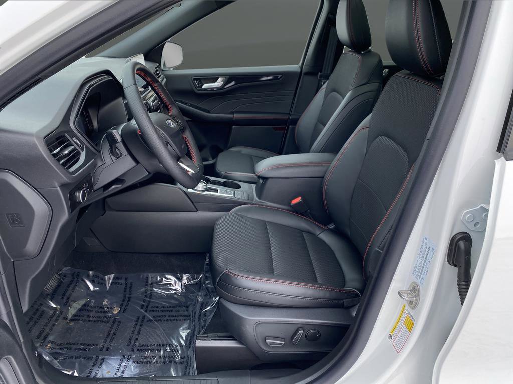 New 2026 Ford Escape ST-Line w/ Cold Weather Package image 4