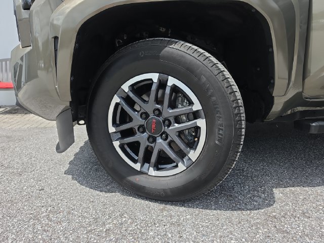 Used 2024 Toyota Tacoma TRD Sport w/ TRD Sport Upgrade Package RWD image 32