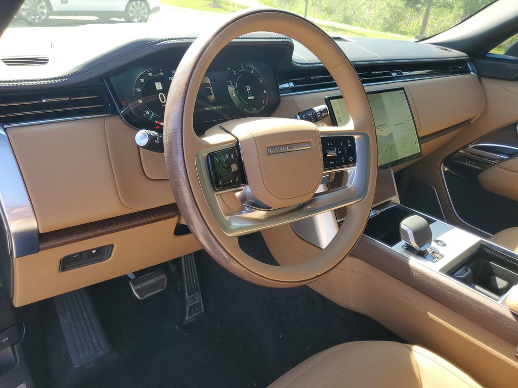 Certified 2025 Land Rover Range Rover Autobiography AWD/4WD image 15