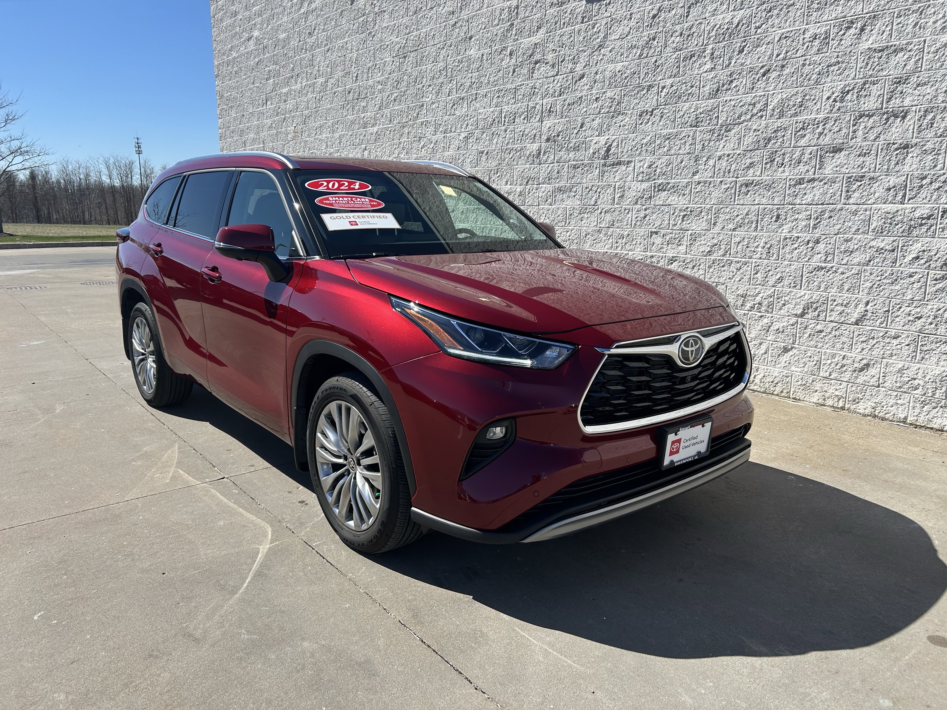 Used 2024 Toyota Highlander Platinum image 3