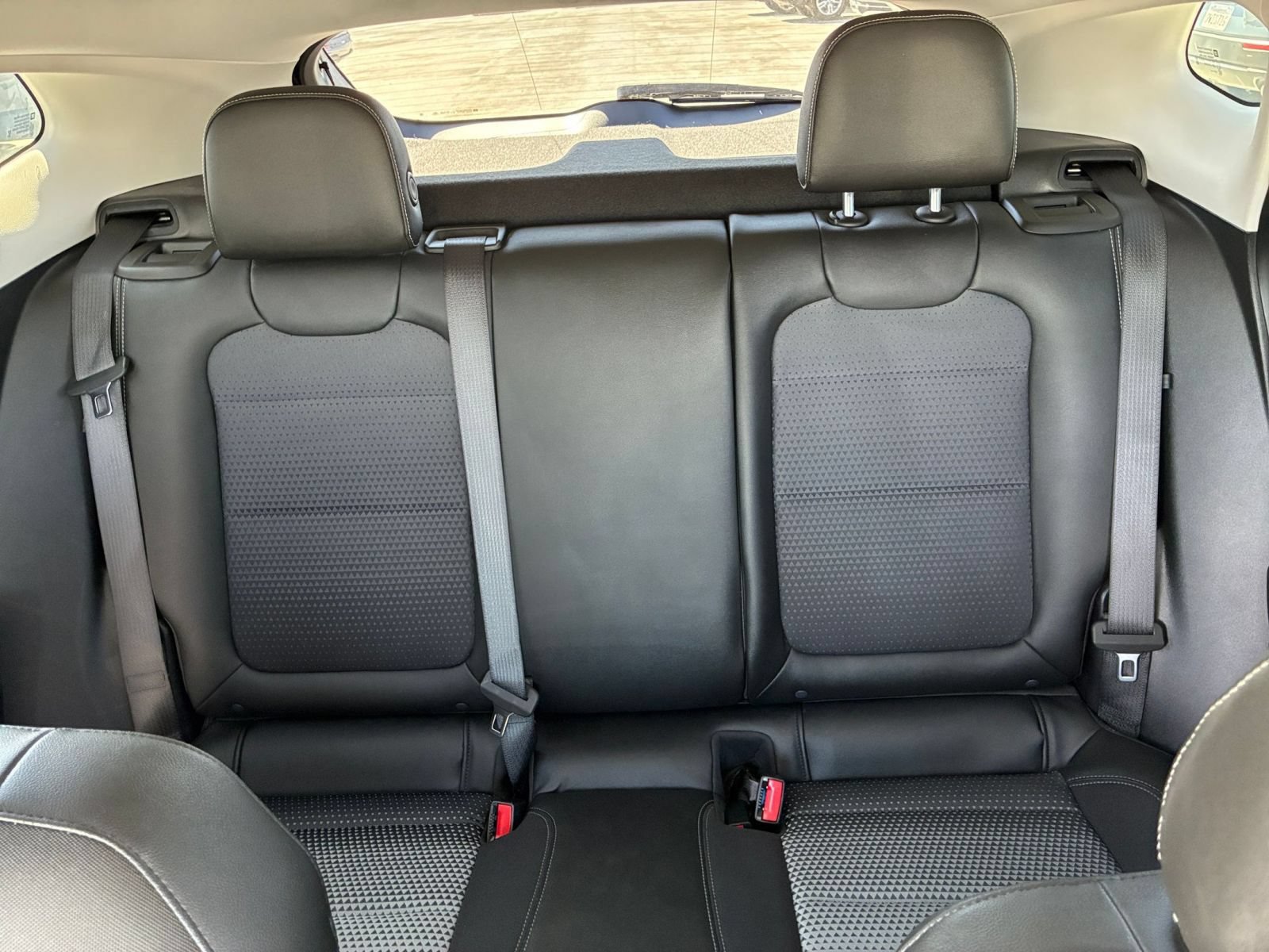 Used 2025 Chevrolet Trax LT w/ LT Convenience Package FWD image 32