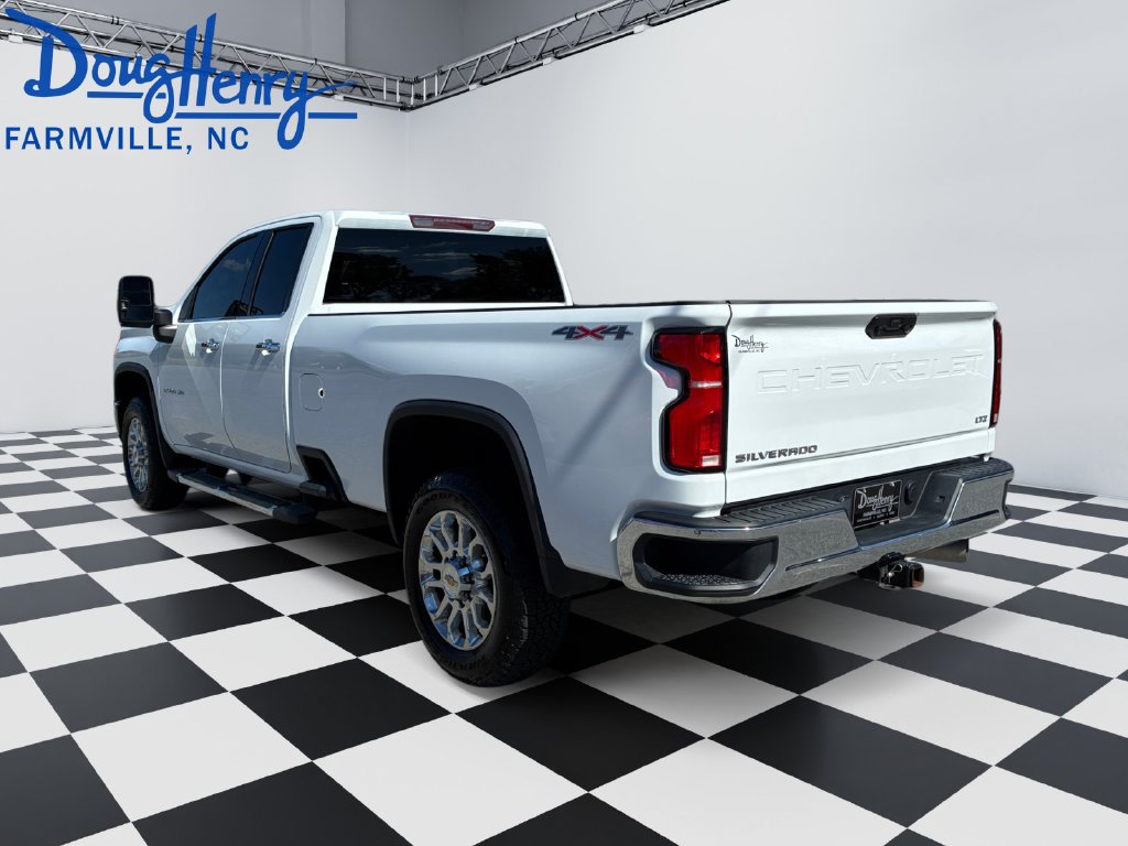 Used 2024 Chevrolet Silverado 2500 LTZ w/ LTZ Convenience Package AWD/4WD image 3