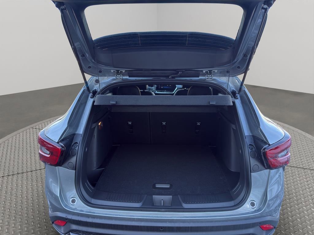 New 2026 Chevrolet Trax RS w/ Sunroof Package image 17