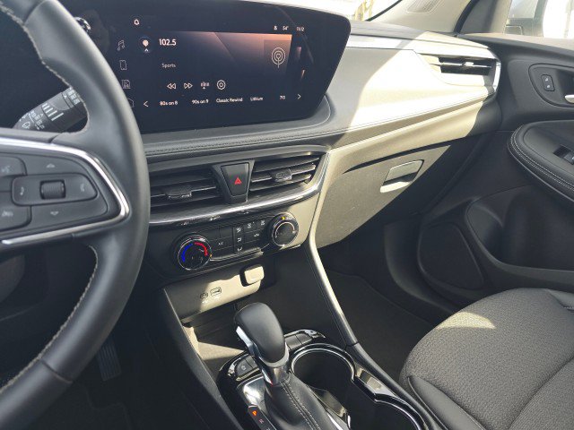 Used 2025 Buick Encore GX Preferred AWD/4WD image 33