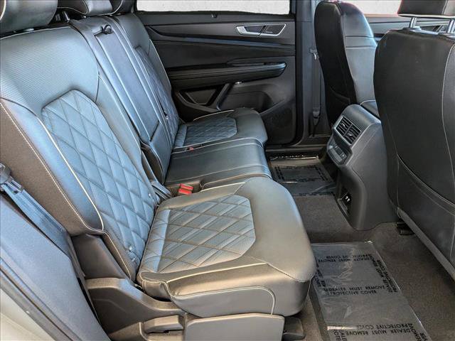 Used 2024 Volkswagen Atlas Cross Sport SEL Premium R-Line AWD/4WD image 28