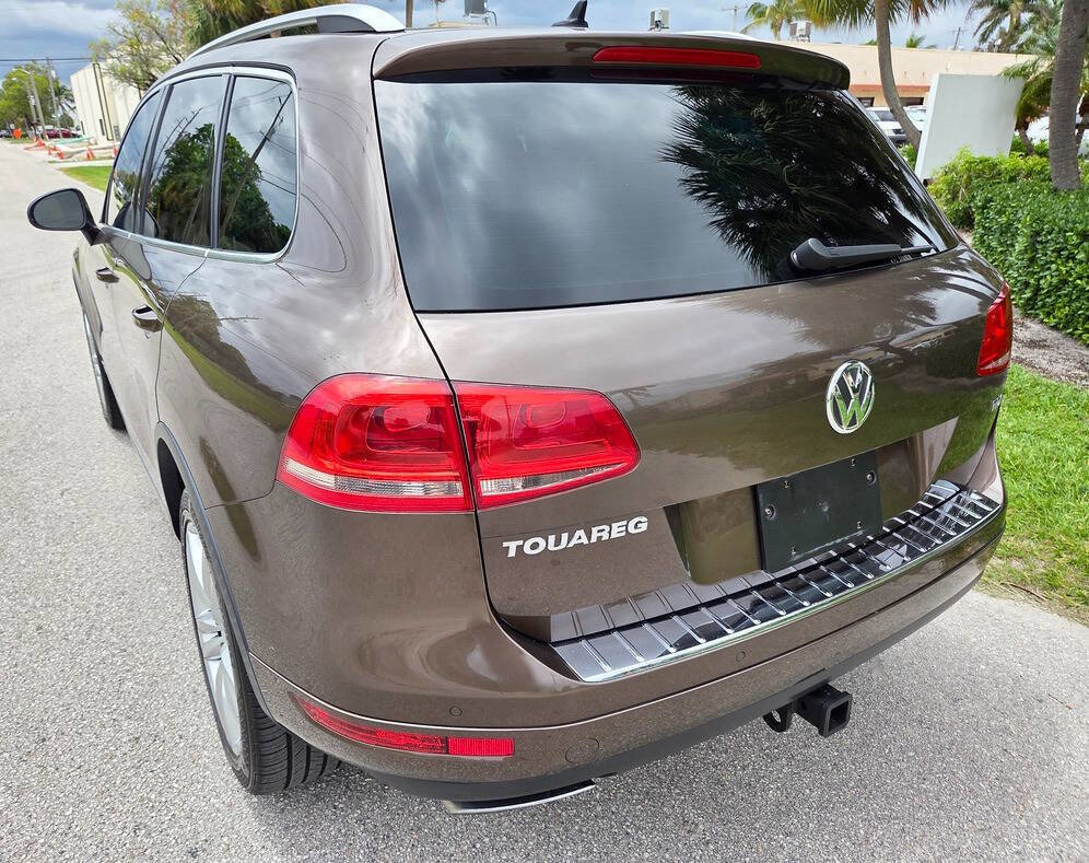 Used 2013 Volkswagen Touareg Executive AWD/4WD image 11