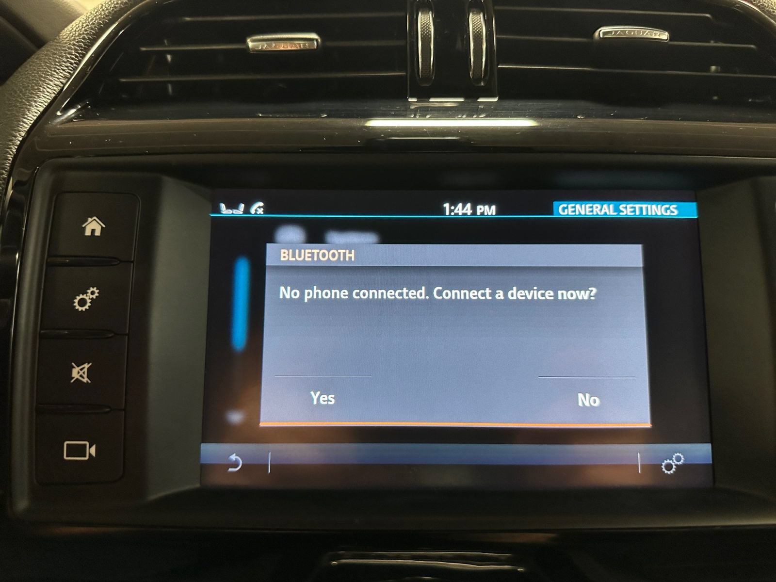 Used 2017 Jaguar XE Premium AWD/4WD image 33