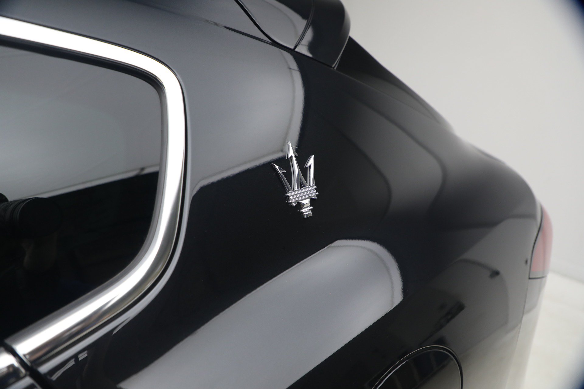 Certified 2023 Maserati Levante GT AWD/4WD image 36