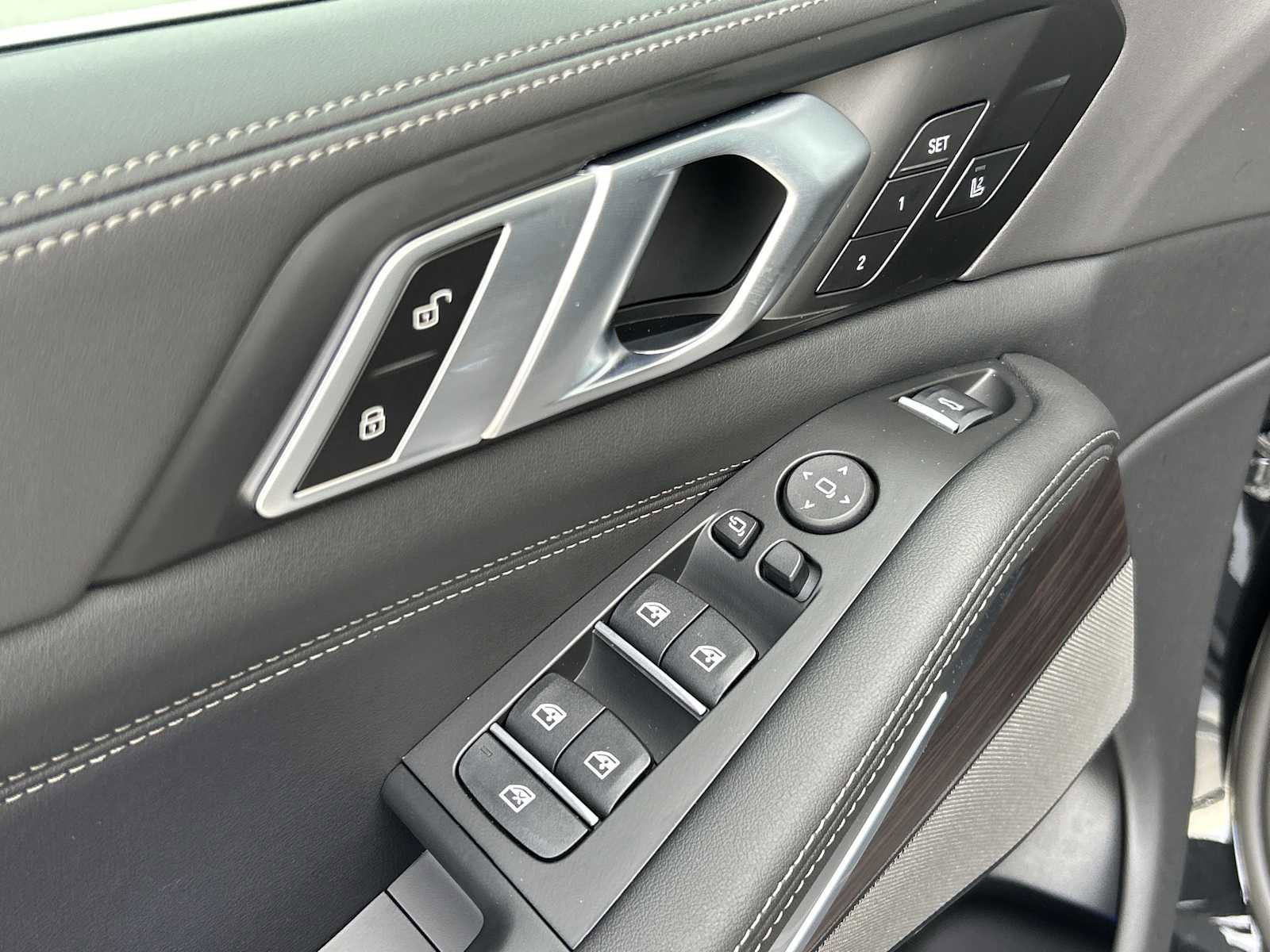 New 2026 BMW X5 xDrive40i w/ Executive Package image 26