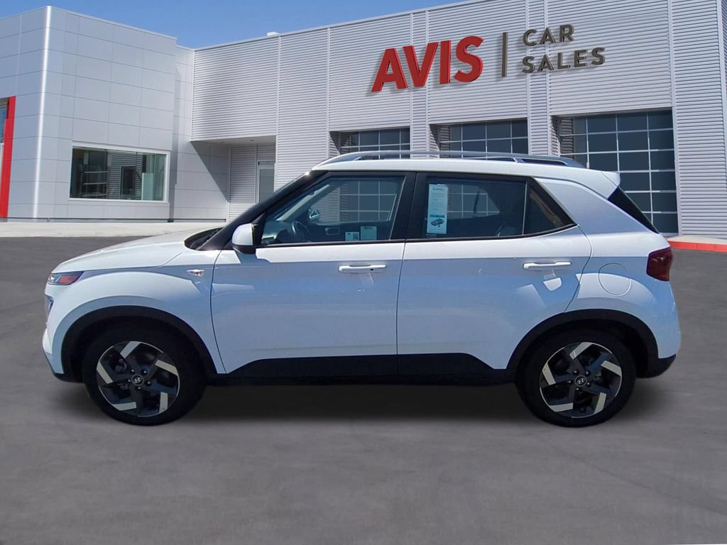 Used 2025 Hyundai Venue SEL FWD image 10