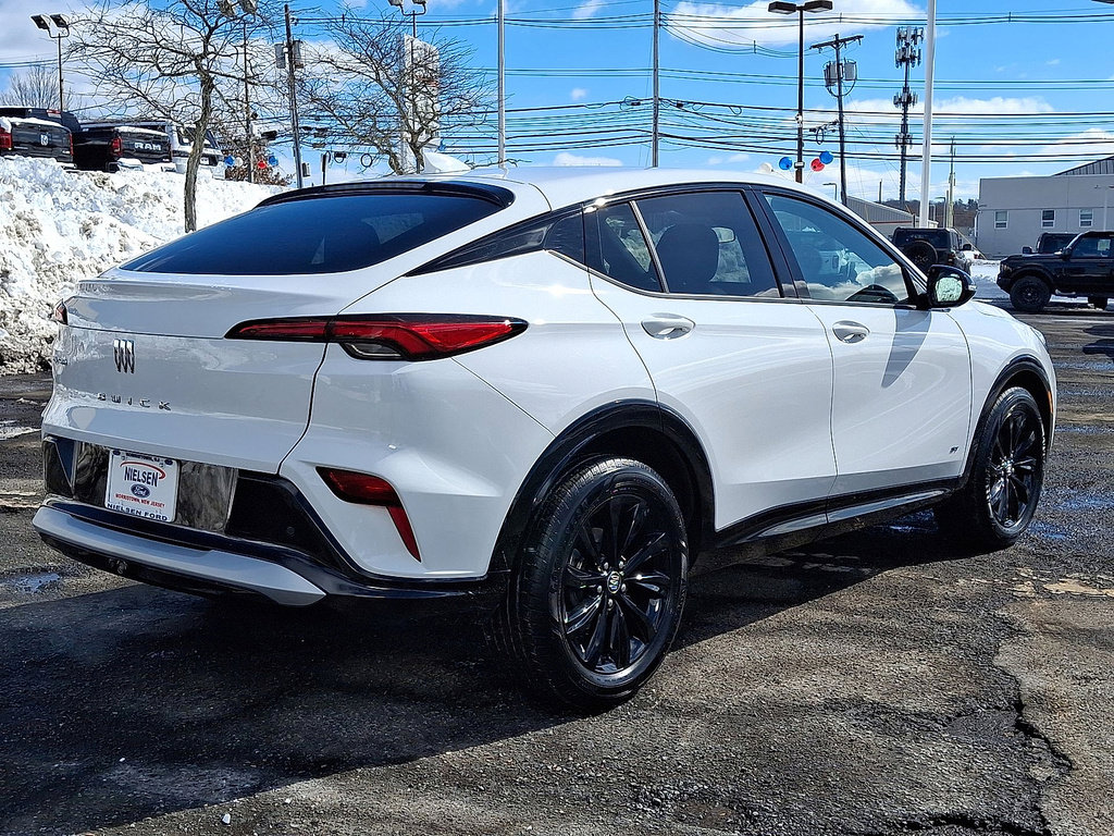 Used 2025 Buick Envista Sport Touring w/ Convenience II Package image 24