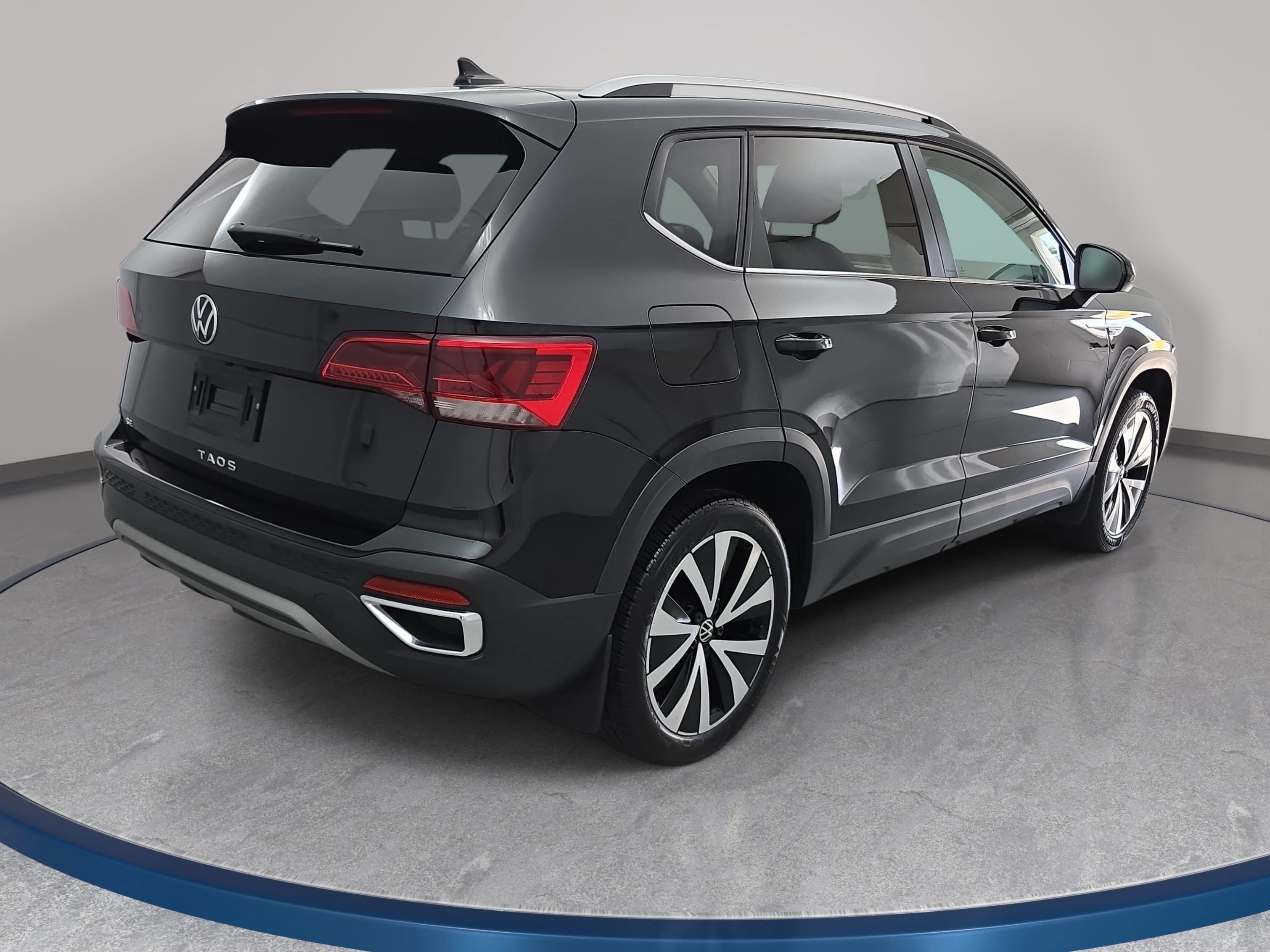 Certified 2023 Volkswagen Taos SE FWD image 5
