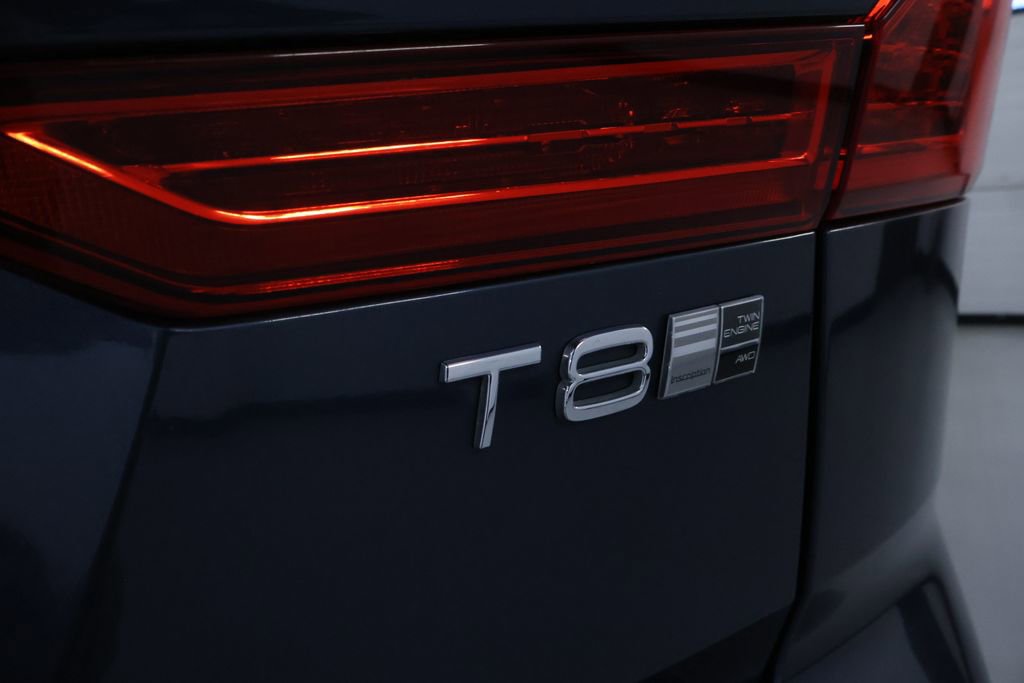 Used 2019 Volvo XC60 T8 Inscription w/ Advanced Package image 11