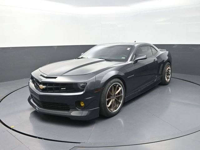 Used 2013 Chevrolet Camaro SS RWD image 3