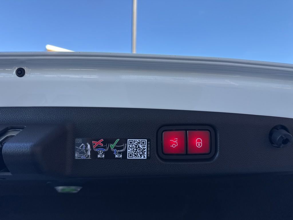 New 2026 Mercedes-Benz E 350 4MATIC Sedan image 26