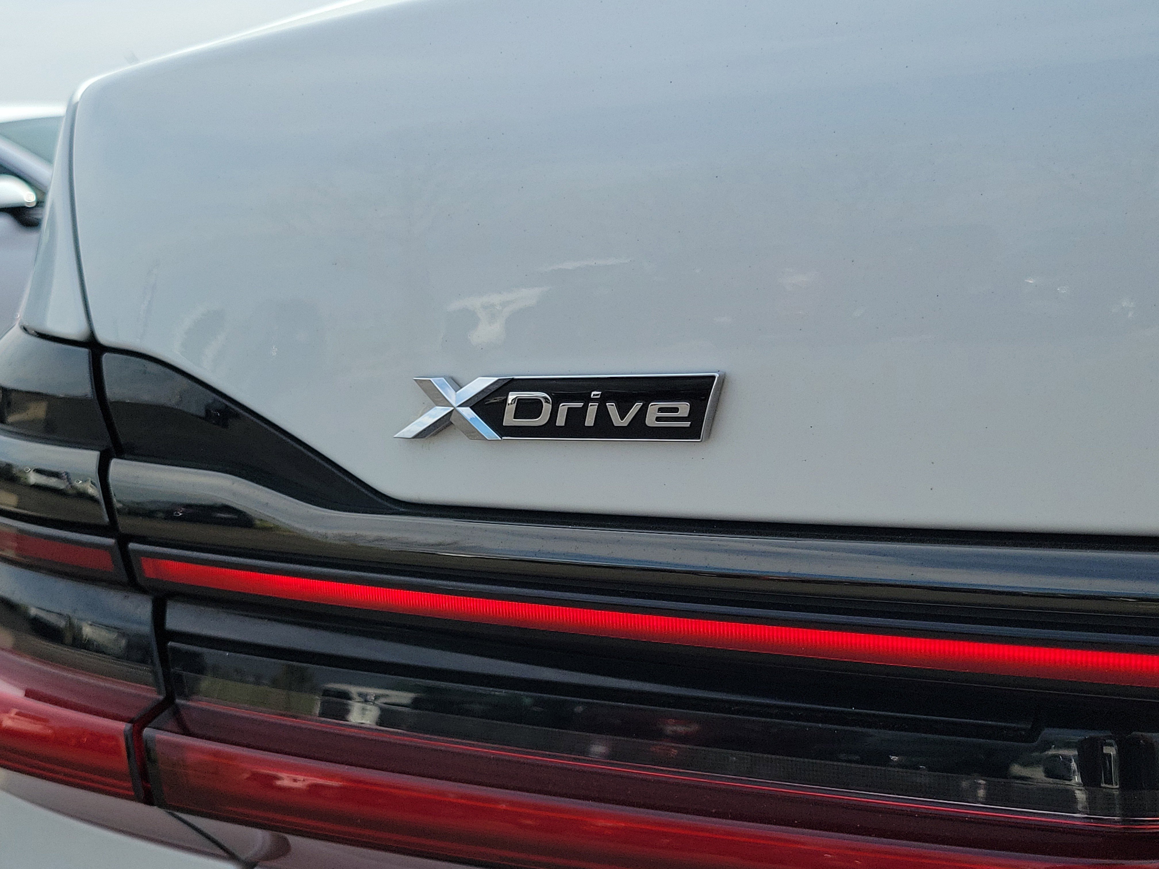 Used 2020 BMW 750i xDrive w/ Executive Package image 6