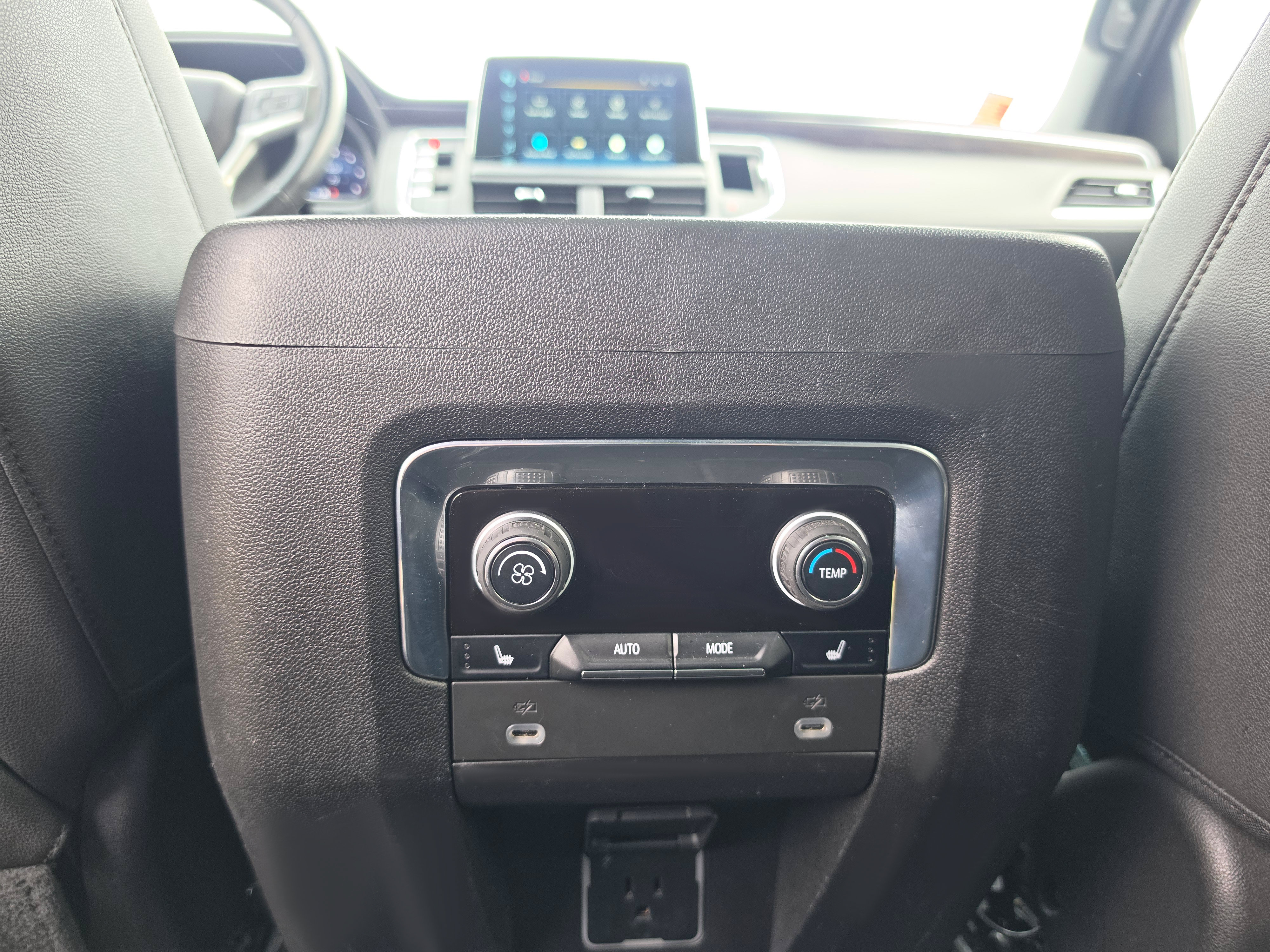 Used 2023 Chevrolet Suburban Z71 w/ Luxury Package AWD/4WD image 16